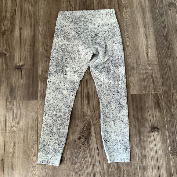 Lululemon leggings - Picture 3 of 4